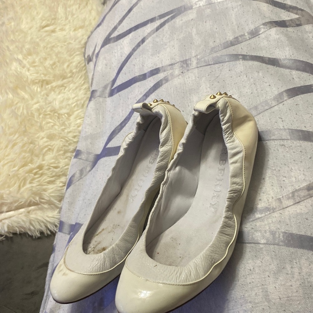 Size 38 made Italy cream I’m selling because to small for me - Picture 1 of 4